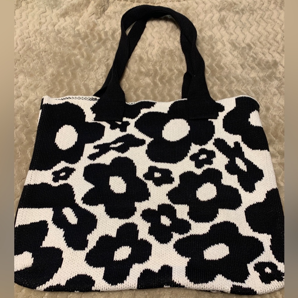 Knit tote bag